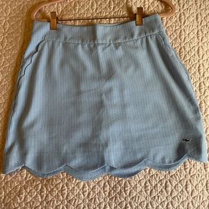 Vineyard Vines blue and white stripped skort